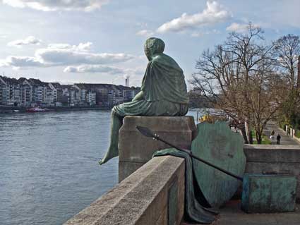 Statue am Rhein, jpg 19 kb