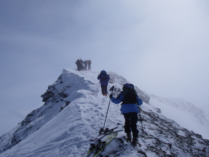 Gruppe im Schneesturm, jpg 87kb